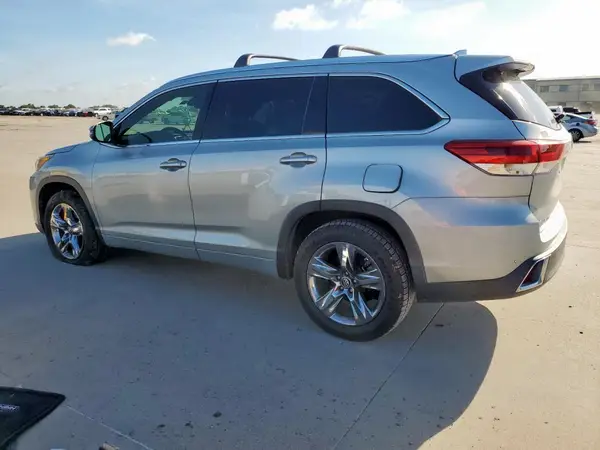 5TDYZRFH8HS230453 2017 TOYOTA HIGHLANDER - Image 2