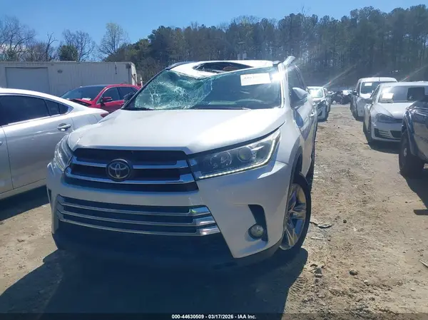 5TDYZRFH8HS234311 2017 TOYOTA HIGHLANDER - Image 2