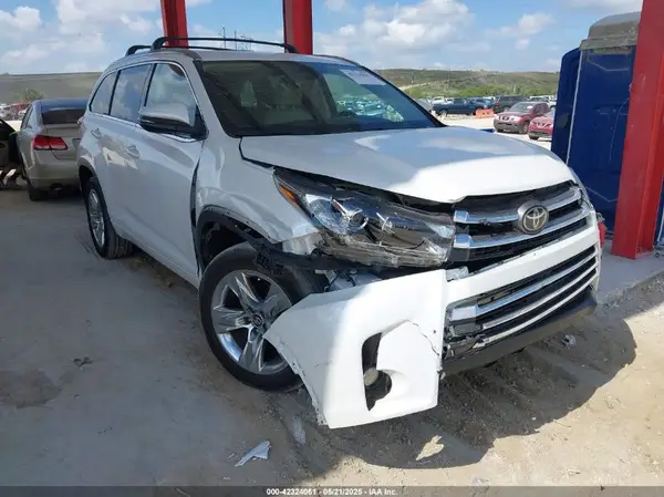 5TDYZRFH8JS235979 2018 TOYOTA HIGHLANDER - Image 1