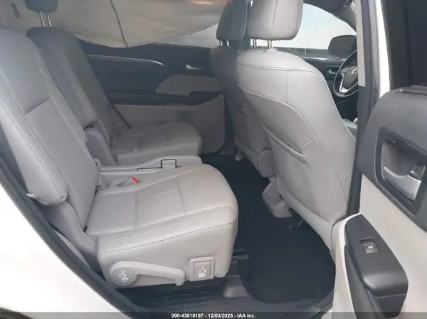 5TDYZRFH8JS238302 2018 TOYOTA HIGHLANDER - Image 8