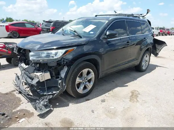 5TDYZRFH8JS244035 2018 TOYOTA HIGHLANDER - Image 2