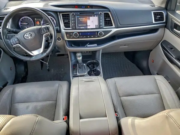 5TDYZRFH8JS275298 2018 TOYOTA HIGHLANDER - Image 8