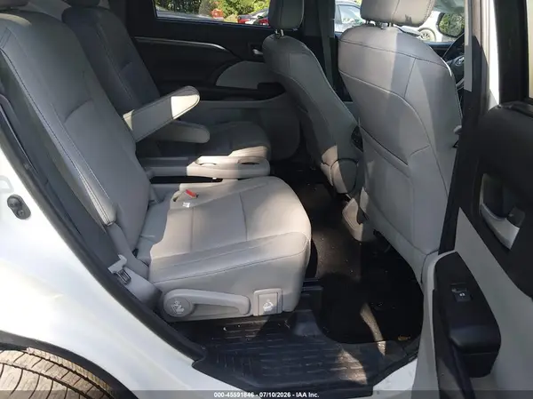 5TDYZRFH8JS275351 2018 TOYOTA HIGHLANDER - Image 8
