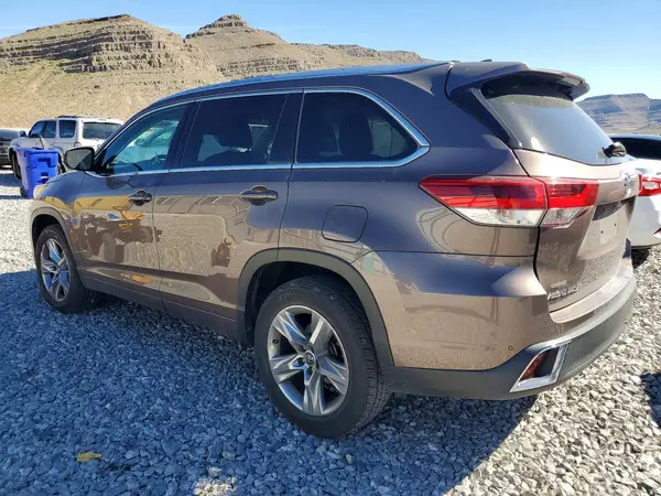 5TDYZRFH8JS279660 2018 TOYOTA HIGHLANDER - Image 2