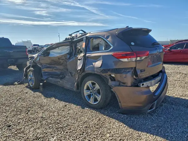 5TDYZRFH8JS280663 2018 TOYOTA HIGHLANDER - Image 2