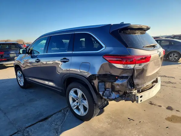 5TDYZRFH8KS359977 2019 TOYOTA HIGHLANDER - Image 2