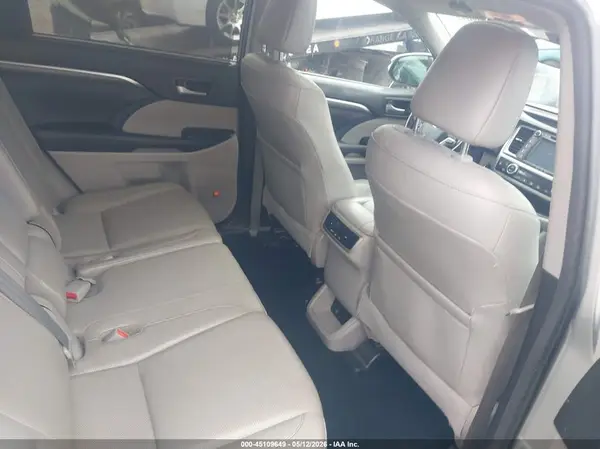 5TDYZRFH9HS193588 2017 TOYOTA HIGHLANDER - Image 8