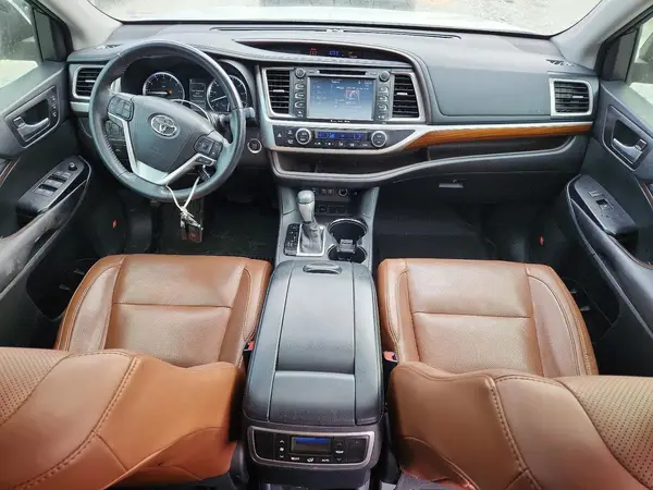 5TDYZRFH9HS196197 2017 TOYOTA HIGHLANDER - Image 8