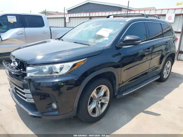 5TDYZRFH9HS204444 2017 TOYOTA HIGHLANDER - Image 2