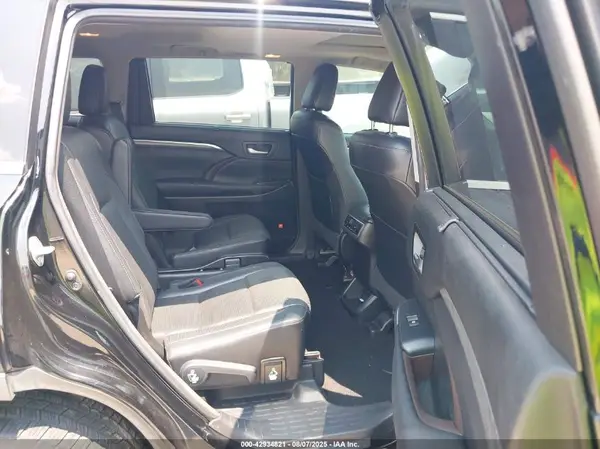 5TDYZRFH9HS204444 2017 TOYOTA HIGHLANDER - Image 8