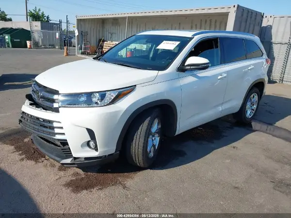 5TDYZRFH9HS216738 2017 TOYOTA HIGHLANDER - Image 2
