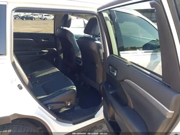 5TDYZRFH9HS216738 2017 TOYOTA HIGHLANDER - Image 8
