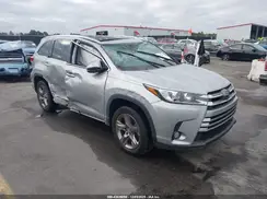 5TDYZRFH9HS221387 2017 TOYOTA HIGHLANDER