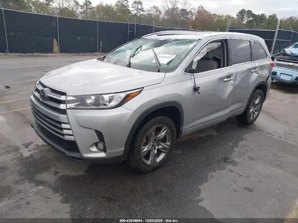 5TDYZRFH9HS221387 2017 TOYOTA HIGHLANDER - Image 2
