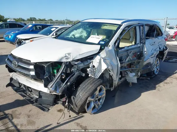 5TDYZRFH9HS228940 2017 TOYOTA HIGHLANDER - Image 2