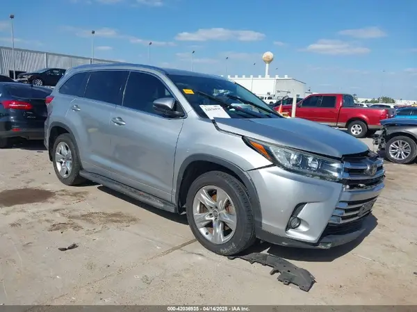 5TDYZRFH9HS229568 2017 TOYOTA HIGHLANDER - Image 1