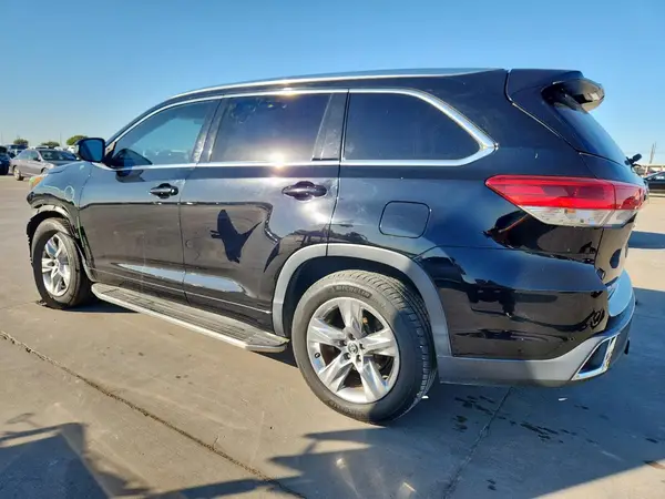 5TDYZRFH9JS239281 2018 TOYOTA HIGHLANDER - Image 2