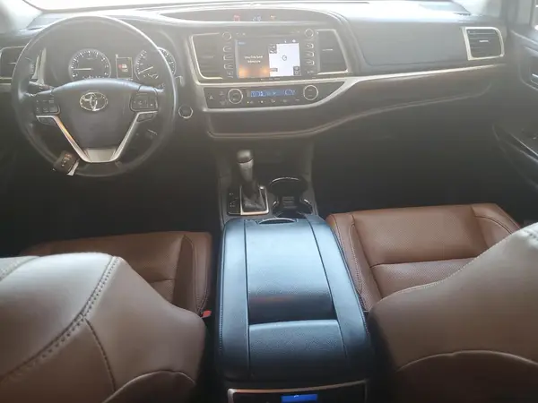 5TDYZRFH9JS240916 2018 TOYOTA HIGHLANDER - Image 8