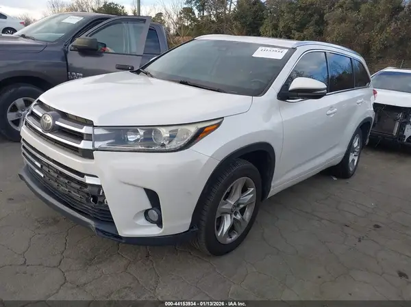 5TDYZRFH9JS241340 2018 TOYOTA HIGHLANDER - Image 2