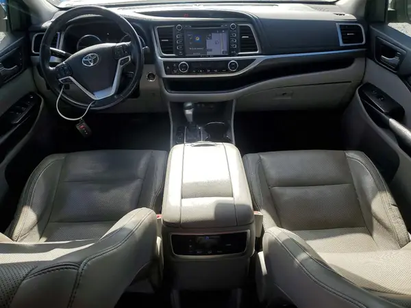 5TDYZRFH9JS243377 2018 TOYOTA HIGHLANDER - Image 8