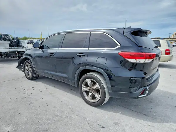 5TDYZRFH9JS251799 2018 TOYOTA HIGHLANDER - Image 2