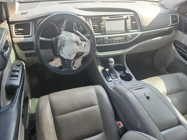 5TDYZRFH9JS252127 2018 TOYOTA HIGHLANDER - Image 8