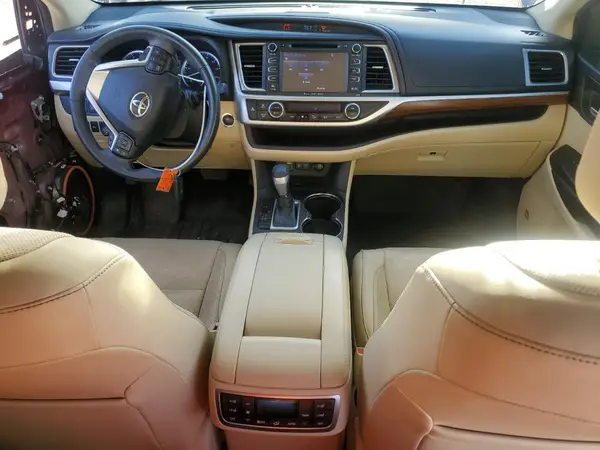 5TDYZRFH9JS252788 2018 TOYOTA HIGHLANDER - Image 8