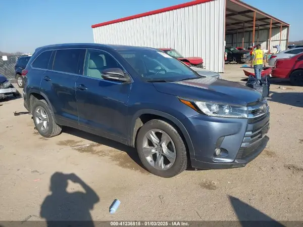 5TDYZRFH9JS257358 2018 TOYOTA HIGHLANDER - Image 1