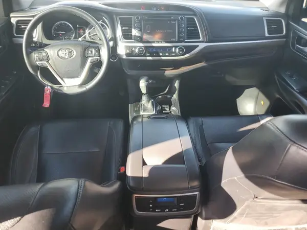 5TDYZRFH9JS260132 2018 TOYOTA HIGHLANDER - Image 8