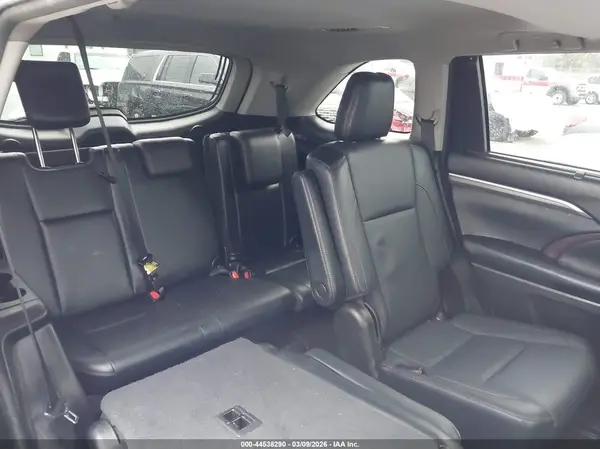 5TDYZRFH9JS266559 2018 TOYOTA HIGHLANDER - Image 8
