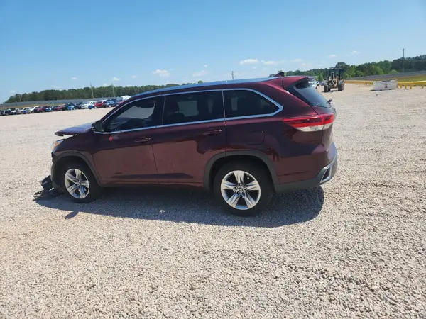 5TDYZRFH9JS267176 2018 TOYOTA HIGHLANDER - Image 2