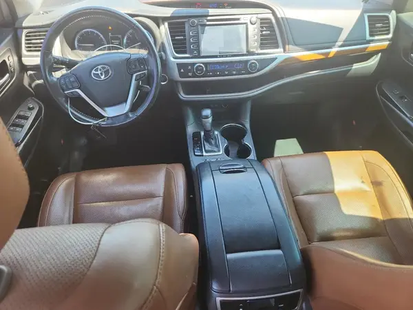 5TDYZRFH9JS267176 2018 TOYOTA HIGHLANDER - Image 8