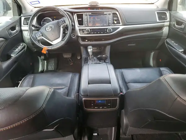 5TDYZRFH9JS268165 2018 TOYOTA HIGHLANDER - Image 8