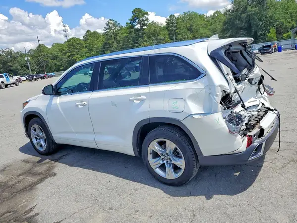 5TDYZRFH9JS273768 2018 TOYOTA HIGHLANDER - Image 2