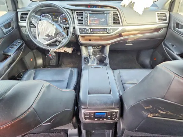 5TDYZRFH9JS274452 2018 TOYOTA HIGHLANDER - Image 8