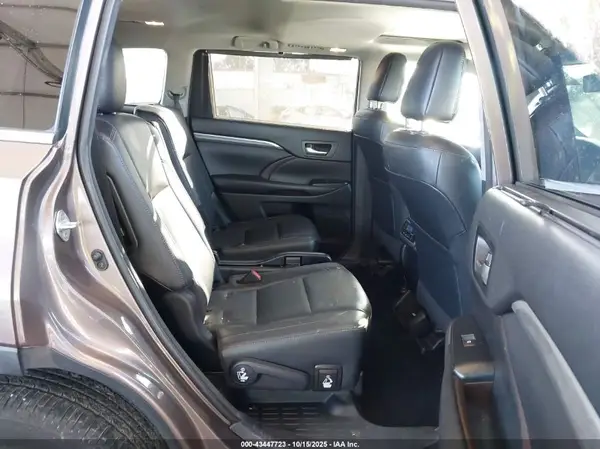 5TDYZRFH9JS275455 2018 TOYOTA HIGHLANDER - Image 8