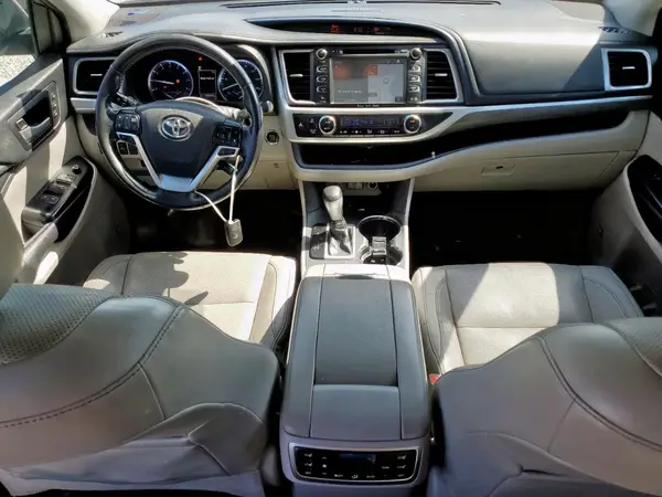 5TDYZRFH9JS277318 2018 TOYOTA HIGHLANDER - Image 8
