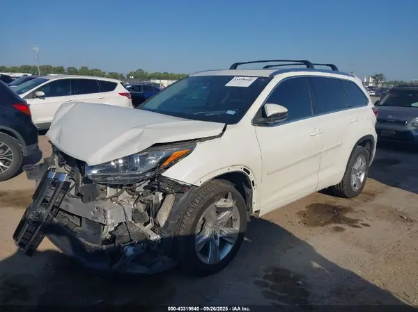 5TDYZRFH9JS286794 2018 TOYOTA HIGHLANDER - Image 2