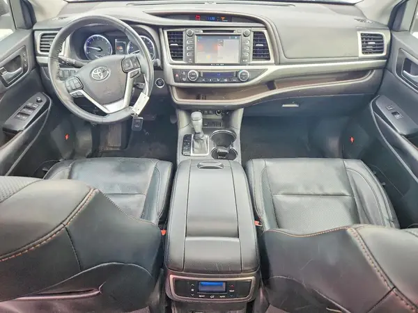 5TDYZRFH9JS288660 2018 TOYOTA HIGHLANDER - Image 8