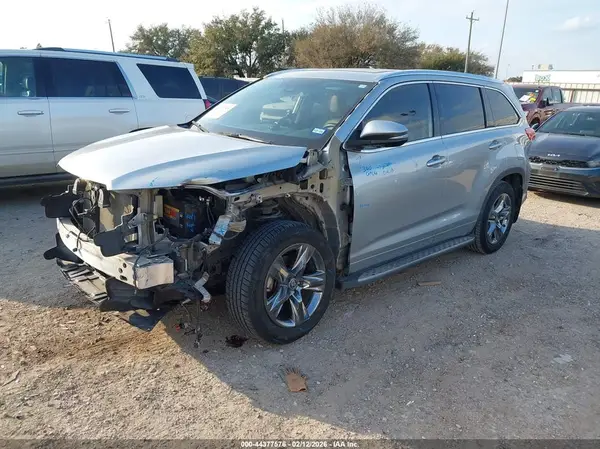 5TDYZRFH9KS295349 2019 TOYOTA HIGHLANDER - Image 2