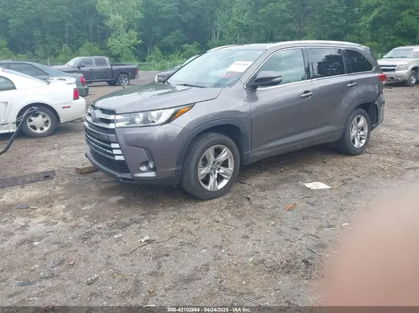 5TDYZRFH9KS300288 2019 TOYOTA HIGHLANDER - Image 2