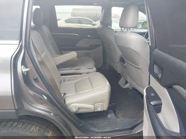 5TDYZRFH9KS300288 2019 TOYOTA HIGHLANDER - Image 8
