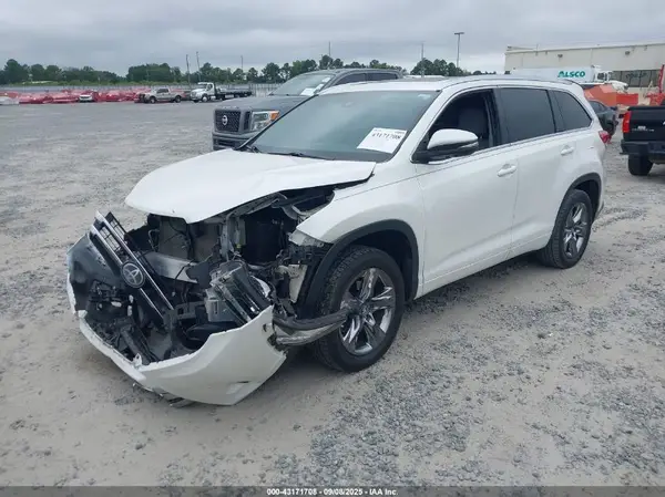 5TDYZRFH9KS303403 2019 TOYOTA HIGHLANDER - Image 2