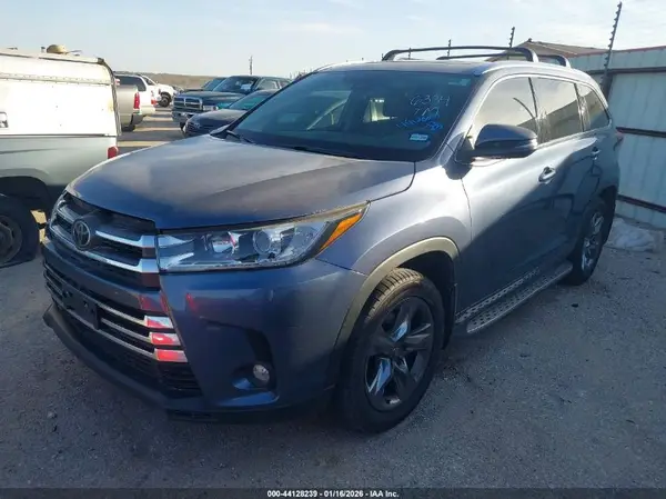 5TDYZRFH9KS306334 2019 TOYOTA HIGHLANDER - Image 2