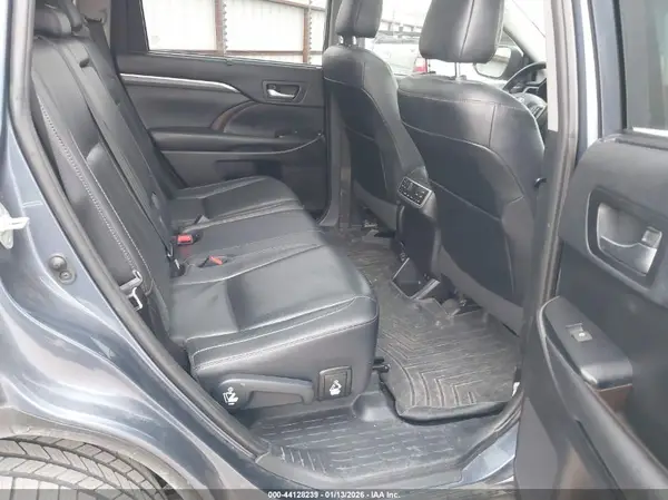 5TDYZRFH9KS306334 2019 TOYOTA HIGHLANDER - Image 8