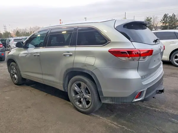 5TDYZRFH9KS345053 2019 TOYOTA HIGHLANDER - Image 2