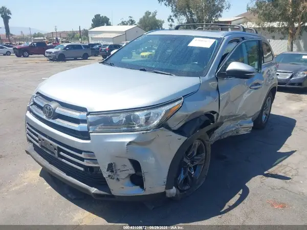 5TDYZRFHXHS195365 2017 TOYOTA HIGHLANDER - Image 2