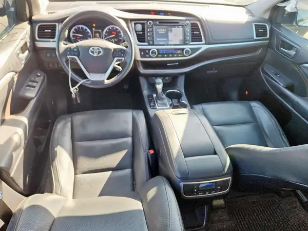 5TDYZRFHXHS196306 2017 TOYOTA HIGHLANDER - Image 8