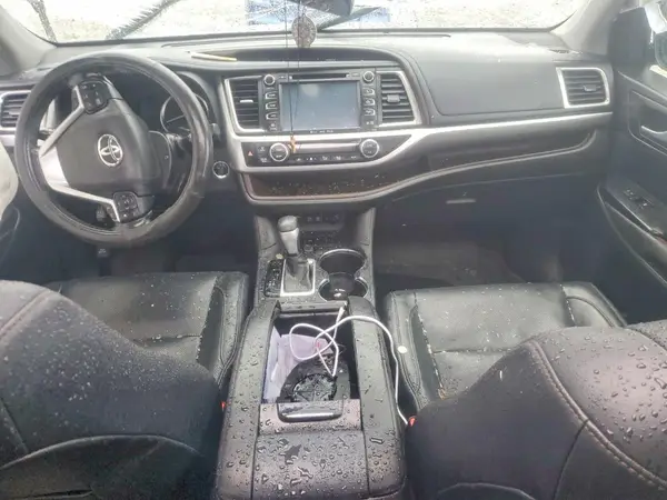 5TDYZRFHXHS217588 2017 TOYOTA HIGHLANDER - Image 8