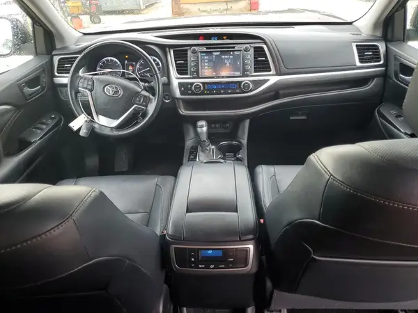 5TDYZRFHXHS223925 2017 TOYOTA HIGHLANDER - Image 8